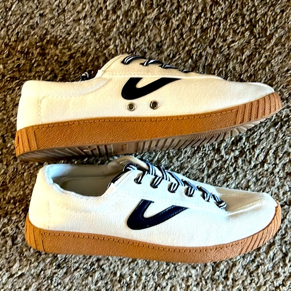 daughter never wore & is off to college - canvas tretorn sneakers - Picture 2 of 4